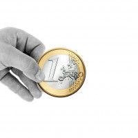 1-Euro-Münze in Hand